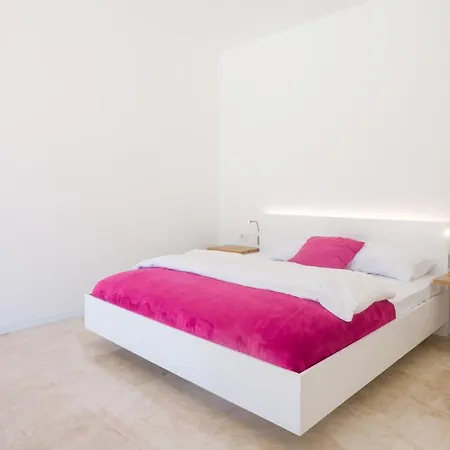 White House Villa *