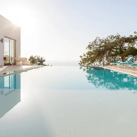 Villa White House